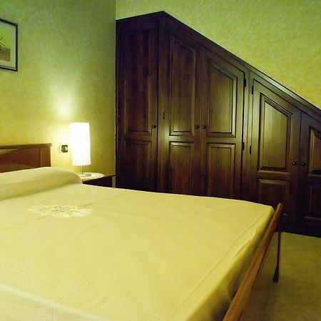 Rustico Giorgia Apartment Мергоцо Стая снимка